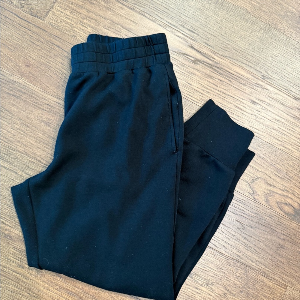 Varley Set - Black Quarter-Zip Sweatshirt + Jogger Set - Picture 4 of 6